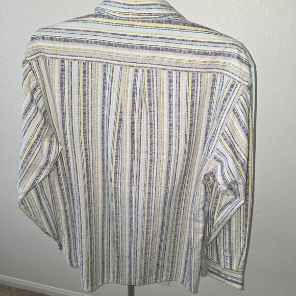 TOMMY BAHAMA MENS SIZE L BLUE, YELLOW AND WHITE JAQUARD PRINT LONG SLEEVE SHIRT. - Picture 4 of 14